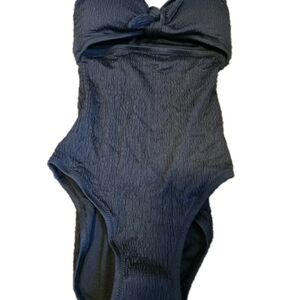 Vince Camuto Women's Smocked Keyhole One Piece Black Bathing Suit Size 4 New